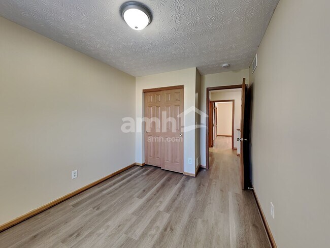 Building Photo - 468 McPherson Dr