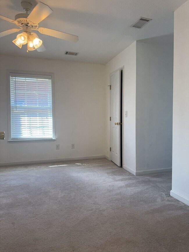 Building Photo - Beautiful Home in Martinez!