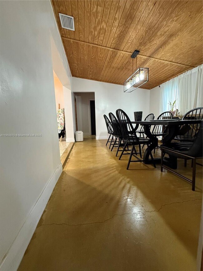 Building Photo - 6464 W 11th Ave