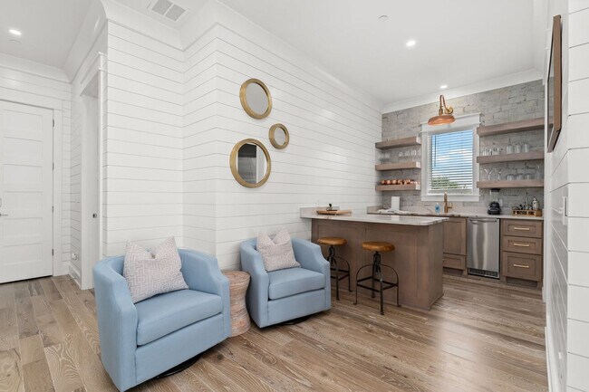 Building Photo - 14300 Front Beach Rd