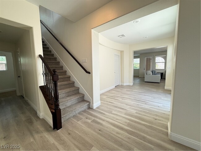 Building Photo - 620 Apricot Rose Pl