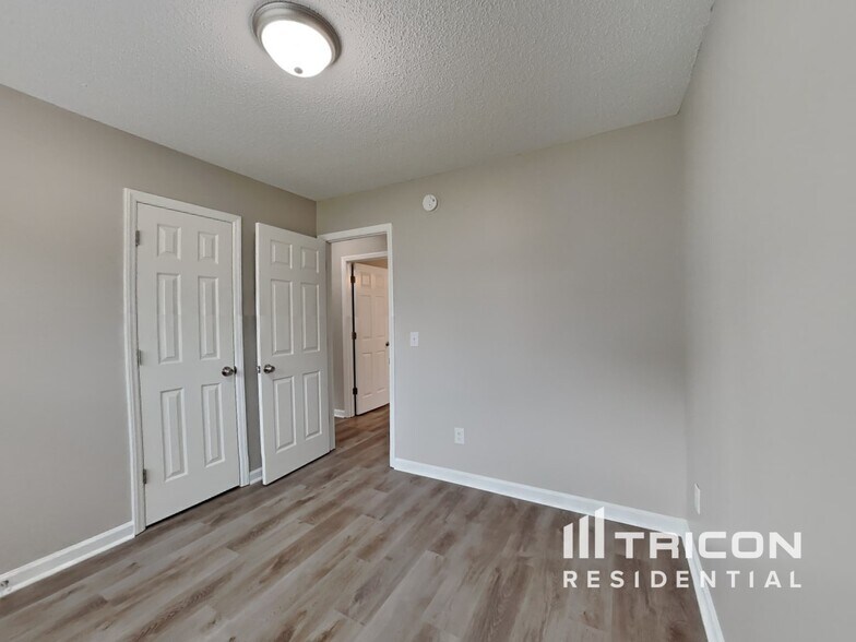 Building Photo - 837 Lusterleaf Pl