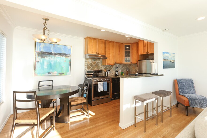 Building Photo - Ocean Condos