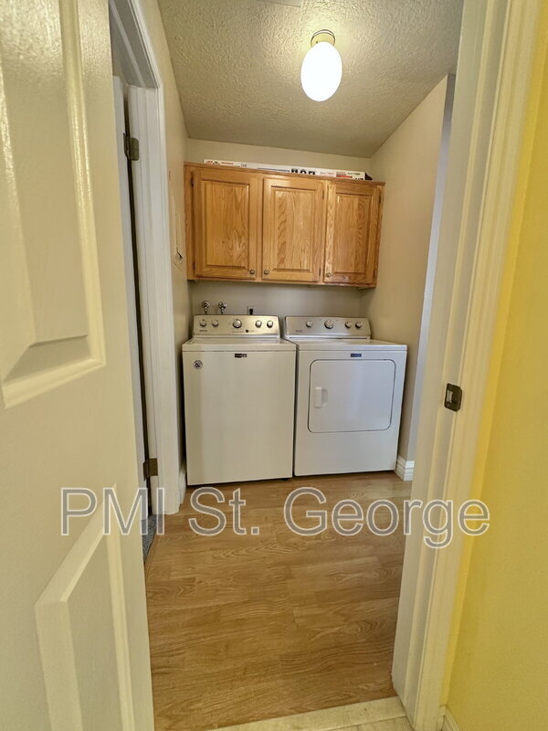 Building Photo - 55 E 600 S