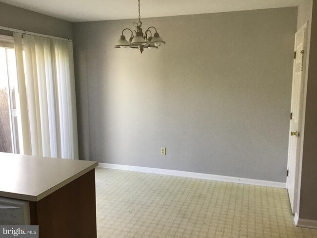 Building Photo - 205 Ringgold St