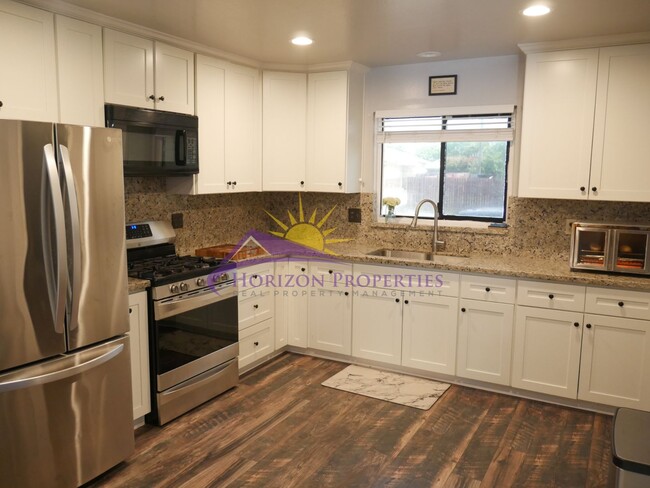 Building Photo - 3 Bed 3 Bath 1,411 Sq. Ft. Rancho Cordova ...