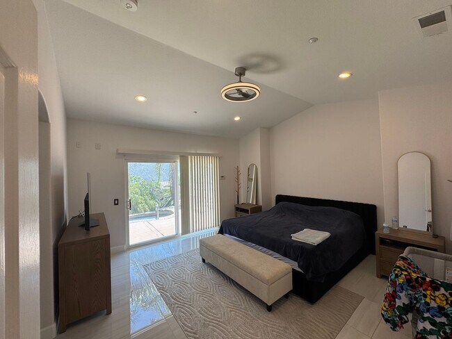 Building Photo - BEAUTIFUL 4BR/3BA home in SINGING HILLS VI...