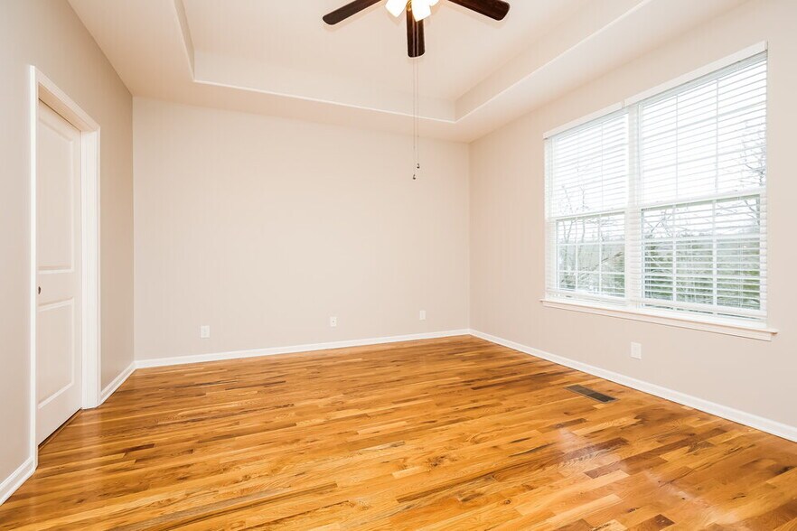 Building Photo - 1214 Saddle Brk