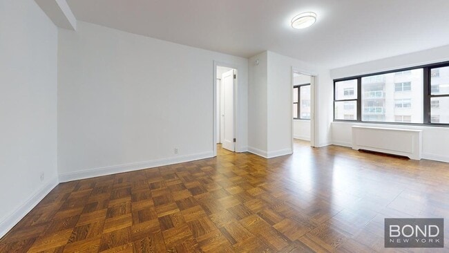 Building Photo - 405 E 56th St