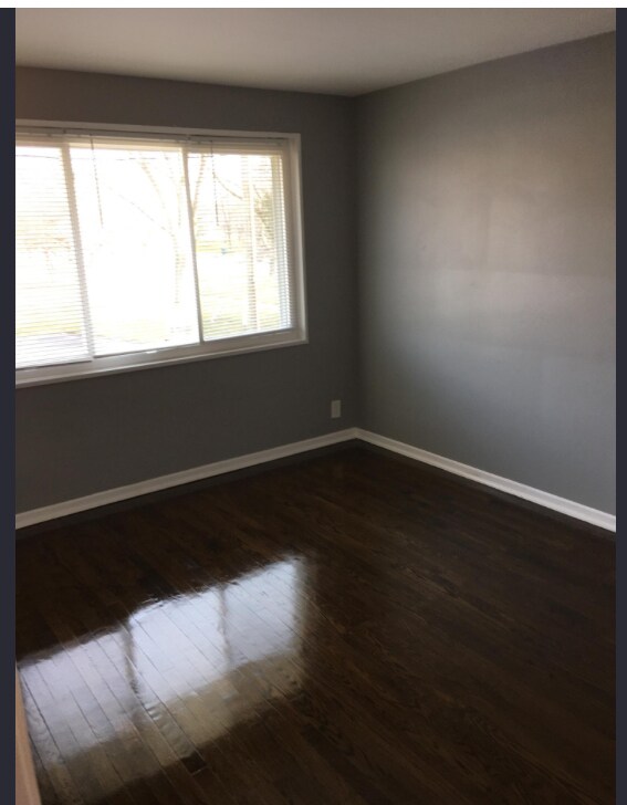 Building Photo - 163 Hemlock St