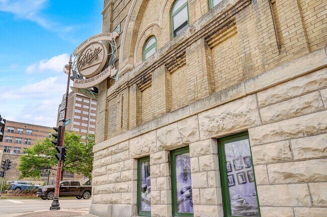 Primary Photo - 270 E Highland Ave