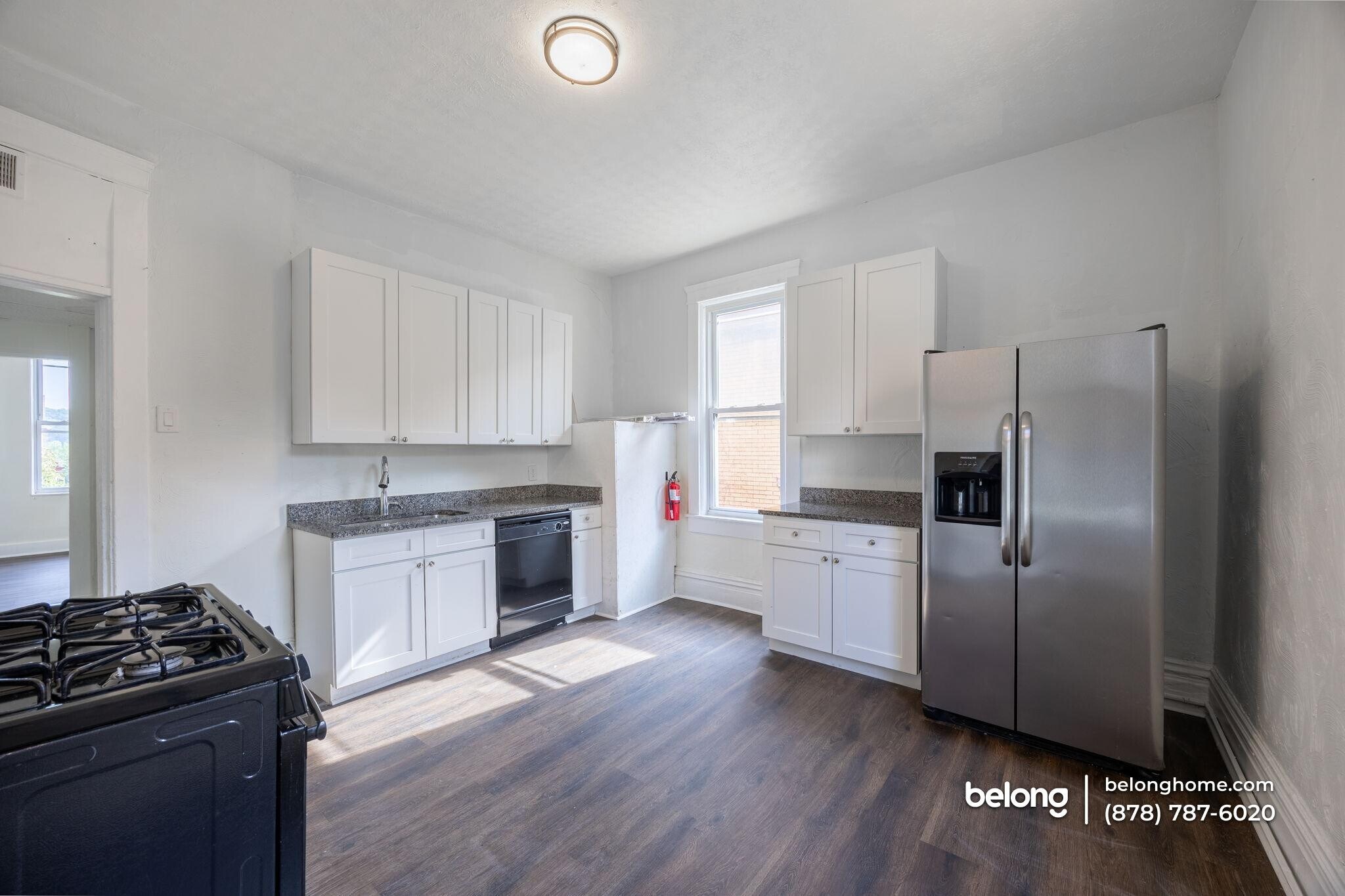 Building Photo - 508 E 9th Ave