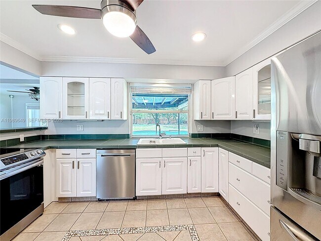 Building Photo - 4330 SW 7th St