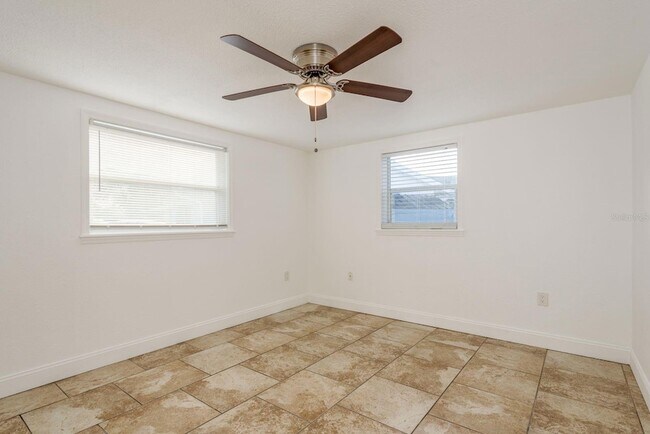 Building Photo - 4233 Belle Isle Ct