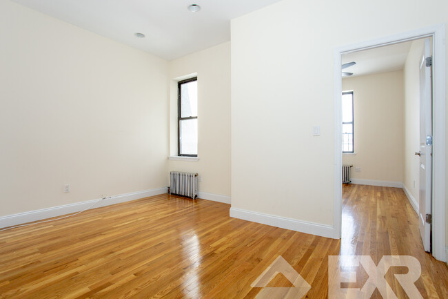 Building Photo - 433 Rogers Ave