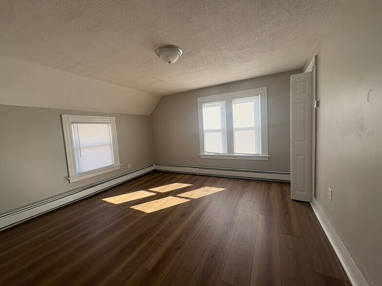 Primary Photo - 76 Houston St