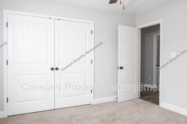 Building Photo - 220 Allentown Ln