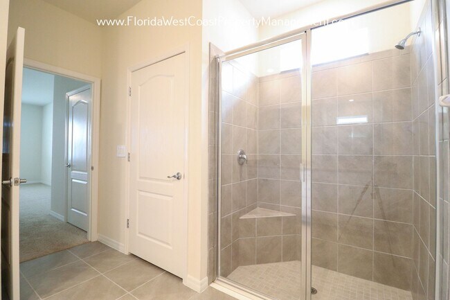 Building Photo - COOL COASTAL 4 BED/2 BATH HOME! PALISADES LAKEWOOD RANCH! COMMUNITY POOL/FITNESS ROOM!