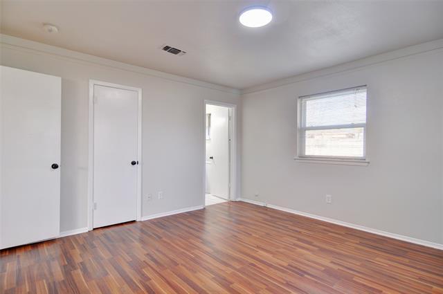 Building Photo - 208 Rolling Hills Dr