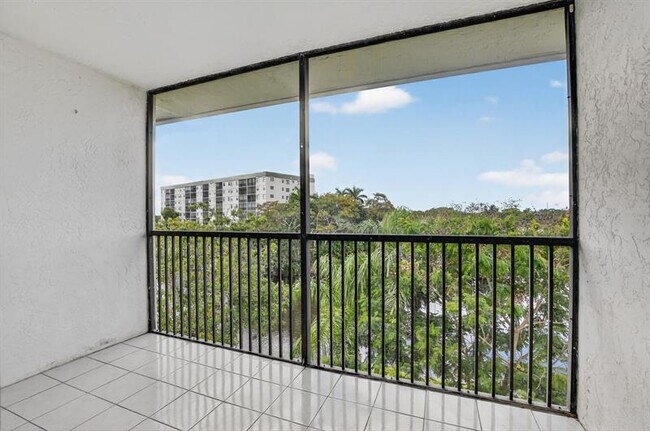 Building Photo - 2236 N Cypress Bend Dr