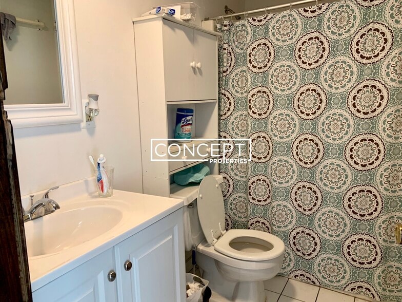 Building Photo - 8 Shepard St