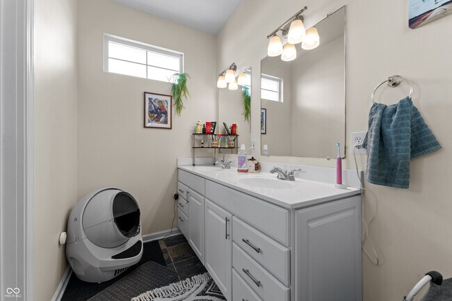 Building Photo - 2322 N Pennsylvania St