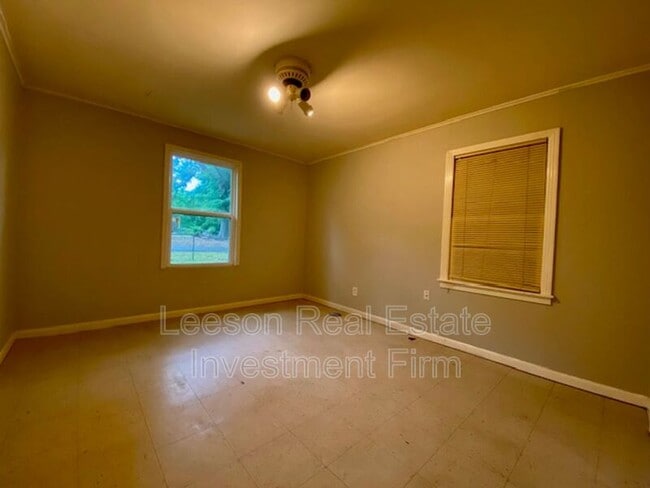Building Photo - 4259 Rightway Ave