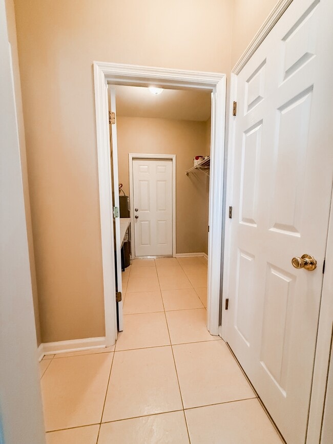 Building Photo - 113 Spokan Trail