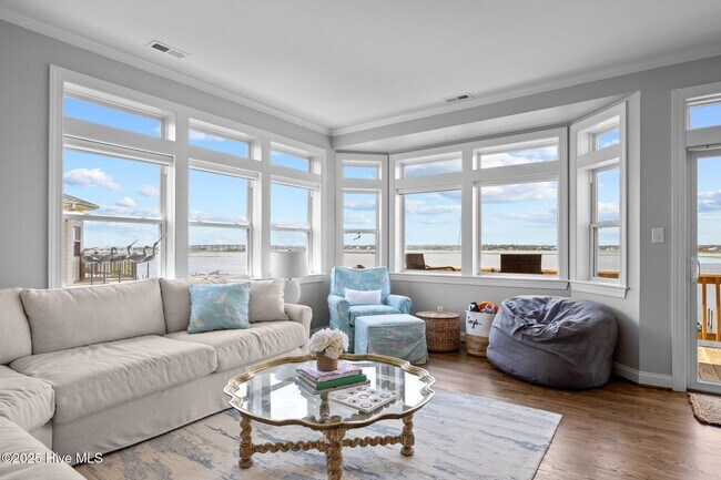 Building Photo - 8632 Sound Dr