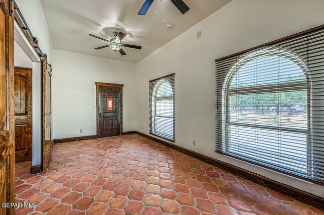 Building Photo - 137 Lanell Dr