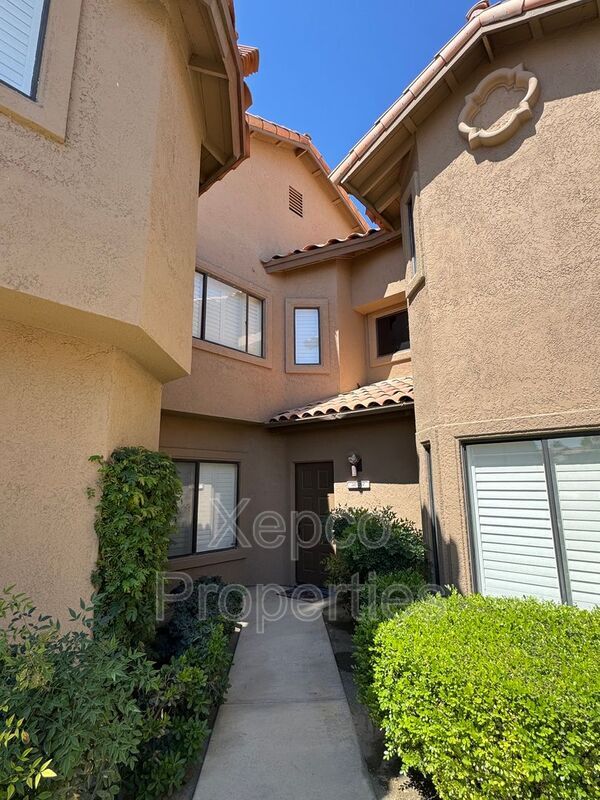 Building Photo - 38297 Crocus Ln