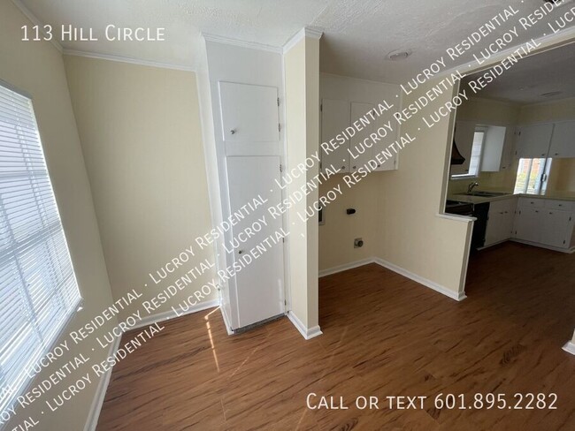 Building Photo - 113 Hill Cir