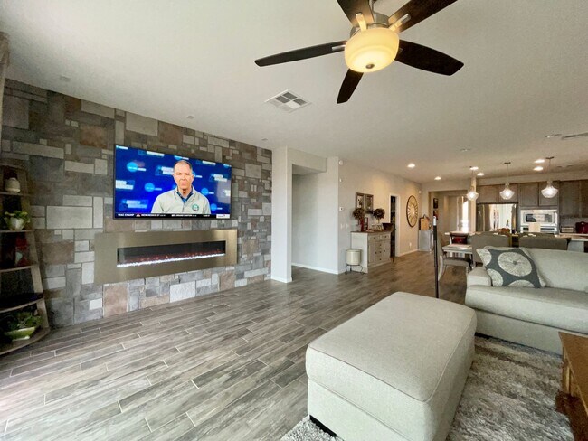 Building Photo - Fully Furnished Designer Home in Guard-Gated Rhodes Ranch – Short-Term Luxury Rental