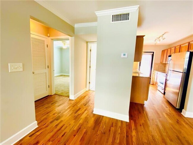 Building Photo - 48 Peachtree Ave NE