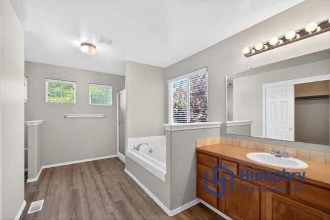 Building Photo - Beautiful home in Valley Green Subdivision in Meridian