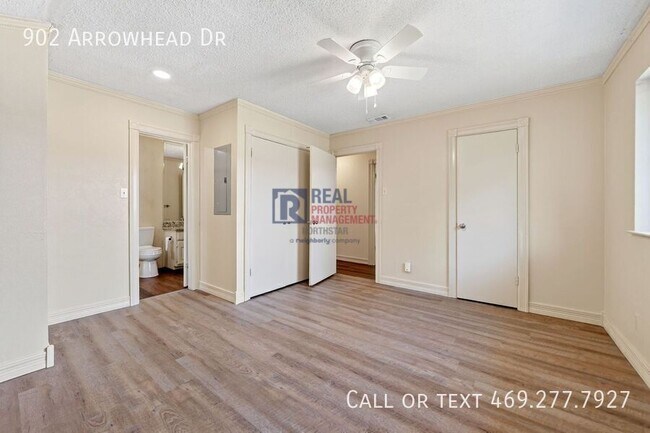 Building Photo - 902 Arrowhead Dr