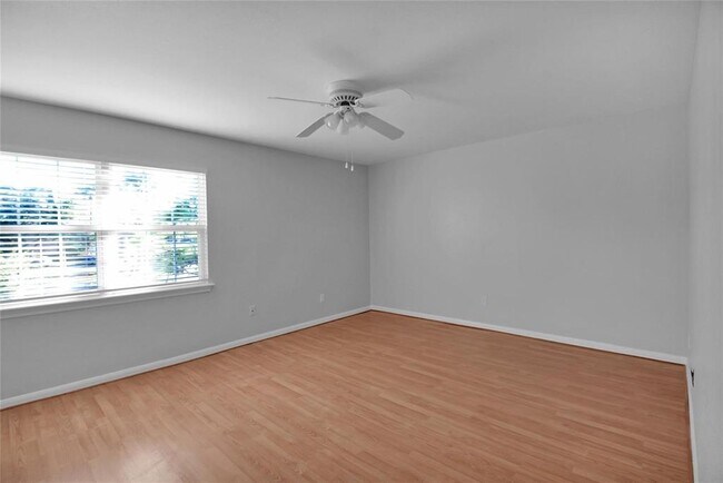 Building Photo - 8868 Kempwood Dr