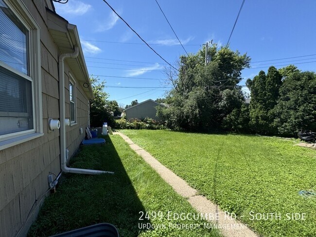 Building Photo - 2499 Edgcumbe Rd