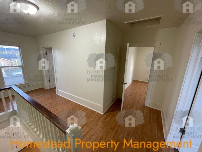 Building Photo - 321