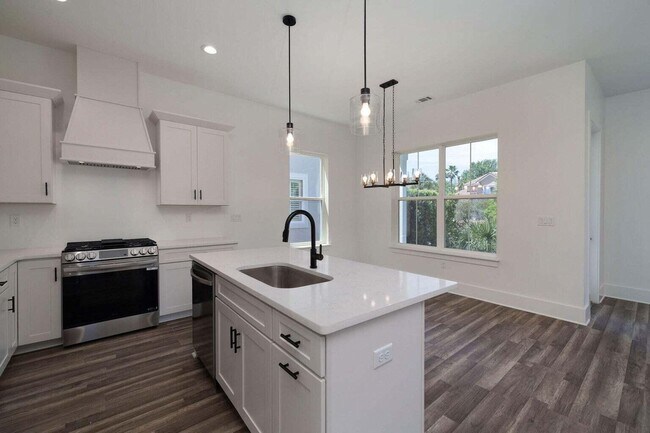 Building Photo - 278 Calusa Blvd