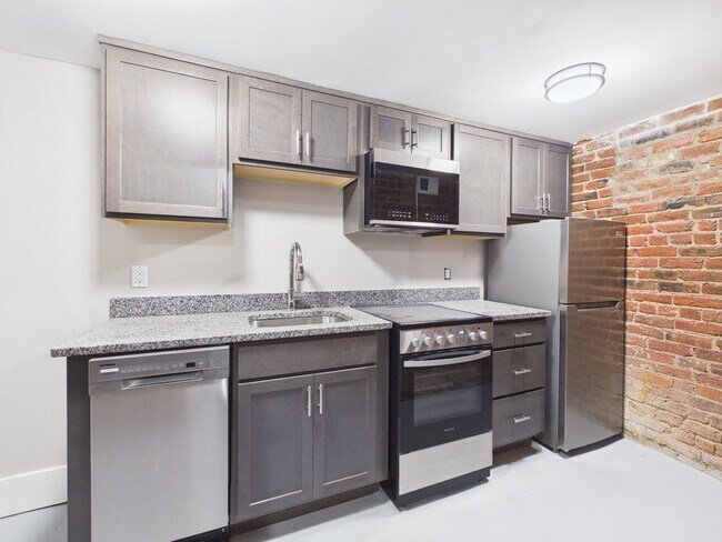 Building Photo - 7 E Franklin St