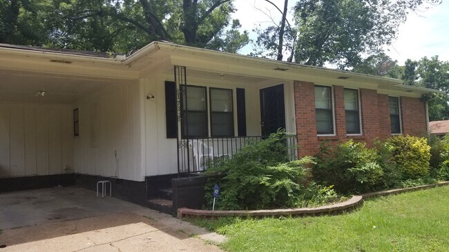 Building Photo - 1733 Carlyle Ave