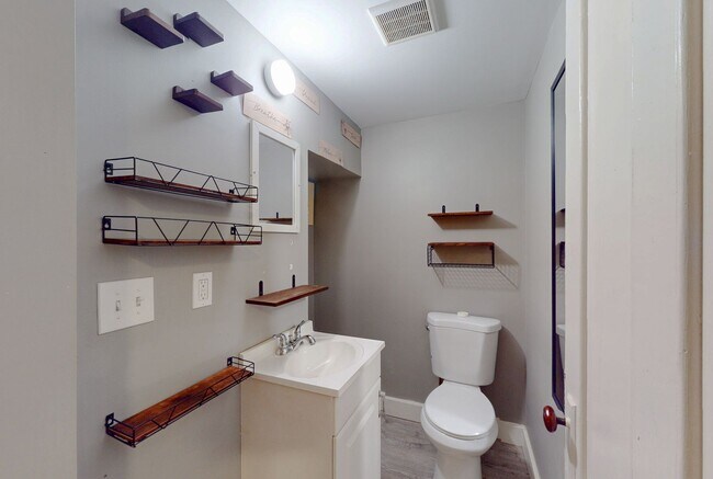 Building Photo - 117 Ashmont St