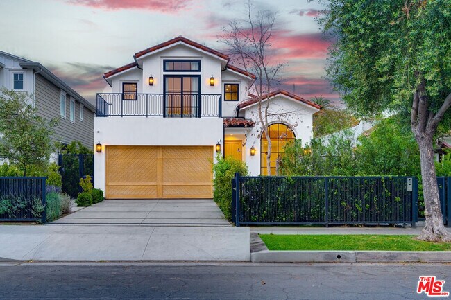 Building Photo - 4324 Camellia Ave