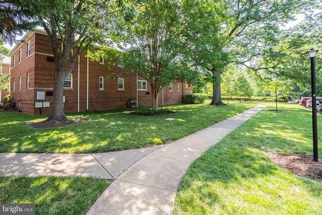 Building Photo - 4374 N Pershing Dr