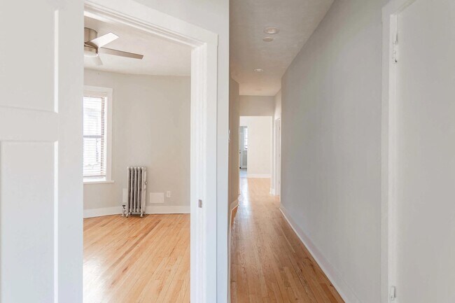 Building Photo - 6143 S Dorchester Ave