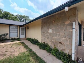 Building Photo - Northeast San Antonio 2 Bedroom 1 Bath Duplex