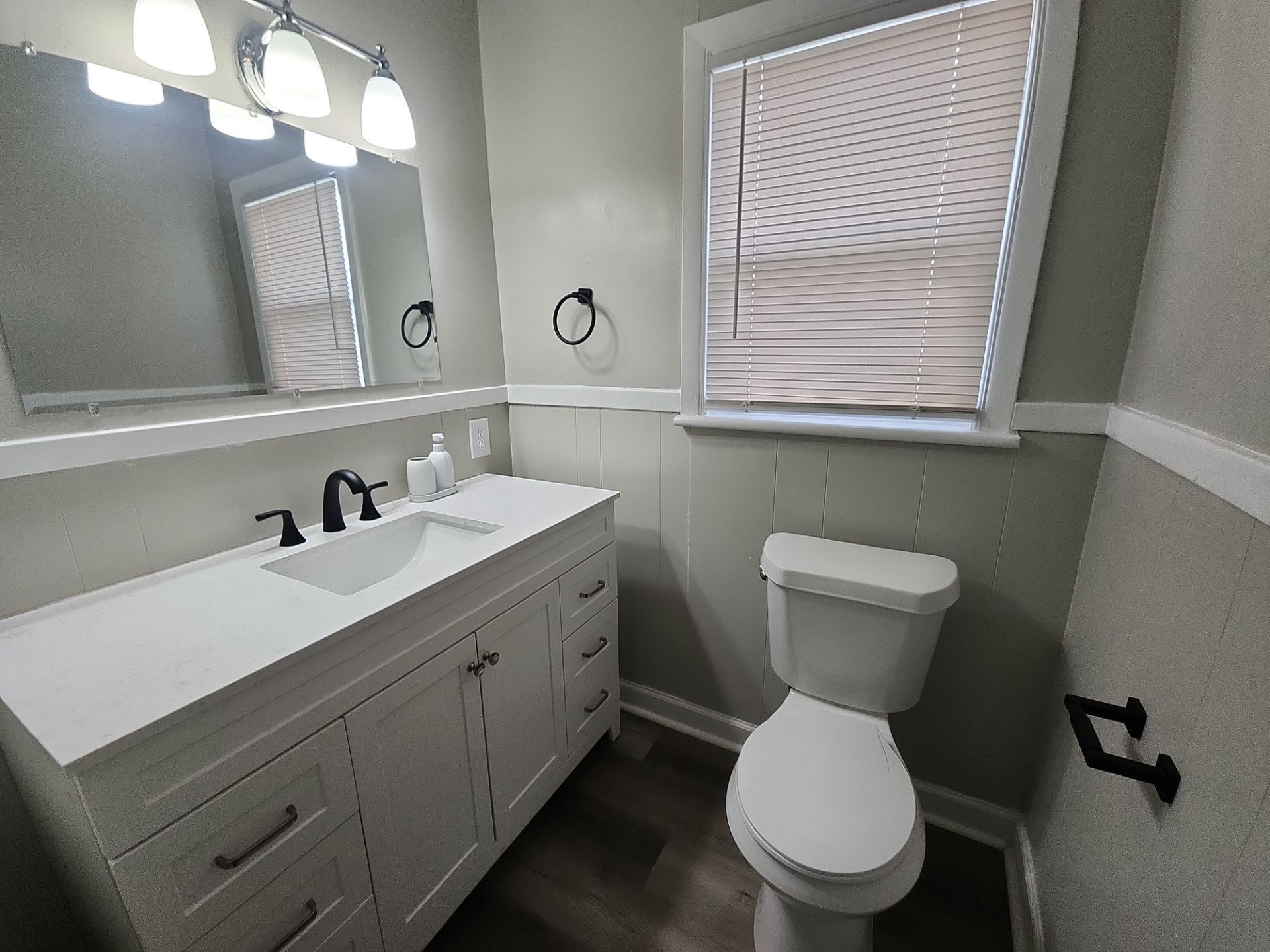 Building Photo - 1056 Campbell St