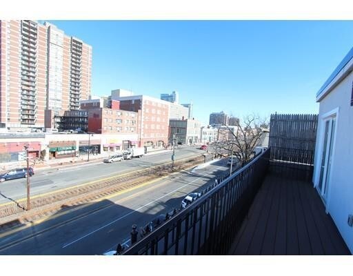 Building Photo - 1032 Commonwealth Avenue