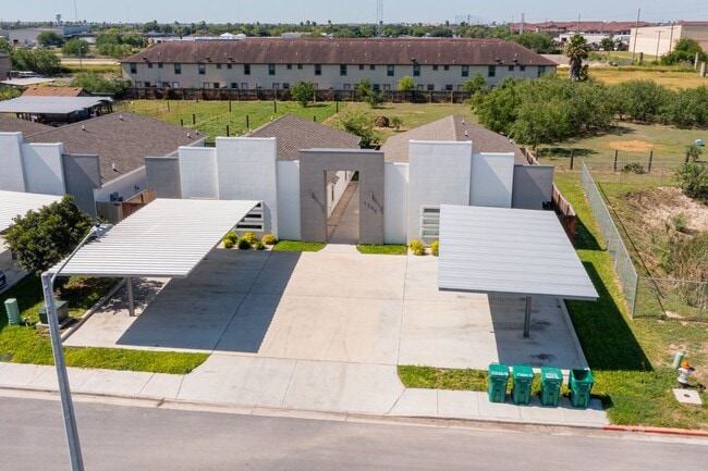 Building Photo - 1503 W Heritage Dr